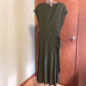 NWOT Olive Wrap Jersey Dress - Classic style